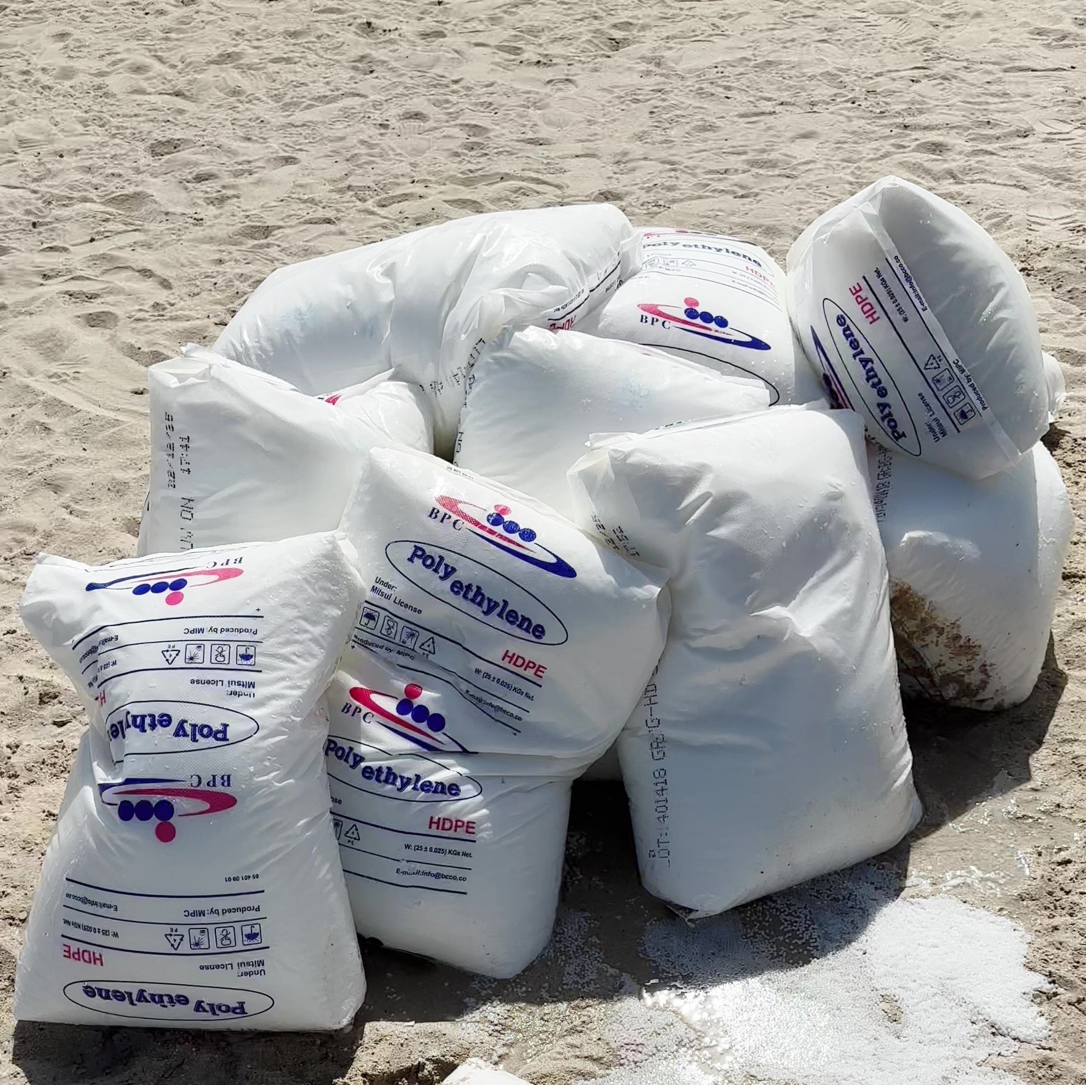 Bags of plastic pellets wash up on Sunset Beach (Credit: Gerry Blaksley https://www.instagram.com/gblaksley)